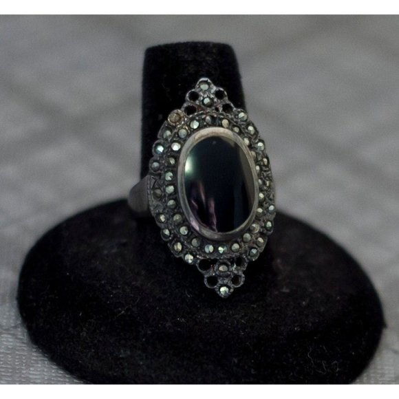 Size 9 Sterling Silver and Marcasite Gothic Ring G1 - Picture 1 of 4